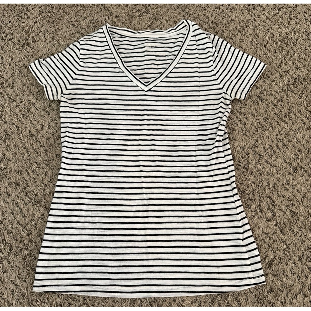Mossimo Women's‎ Black White Striped Tee Size Medium